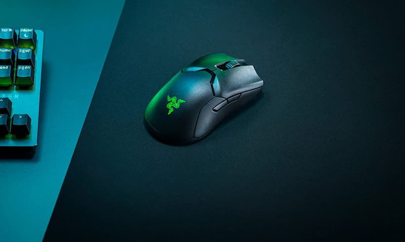 Chuột gaming không dây Razer Viper Ultimate with Charging Dock